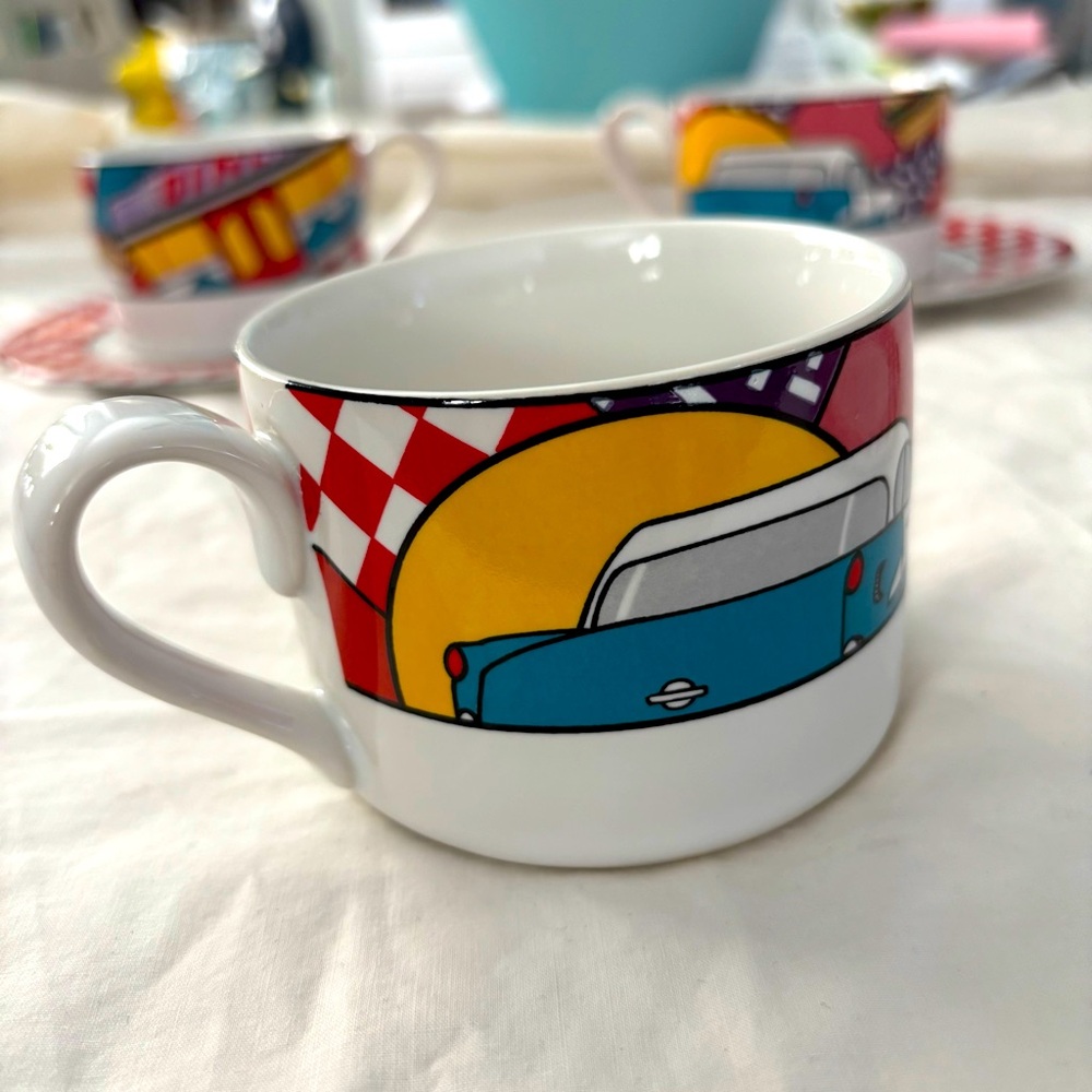 1950’s Century Stoneware Happy Day Three Cups and Matching Saucers in Good Shape - Picture 7 of 13